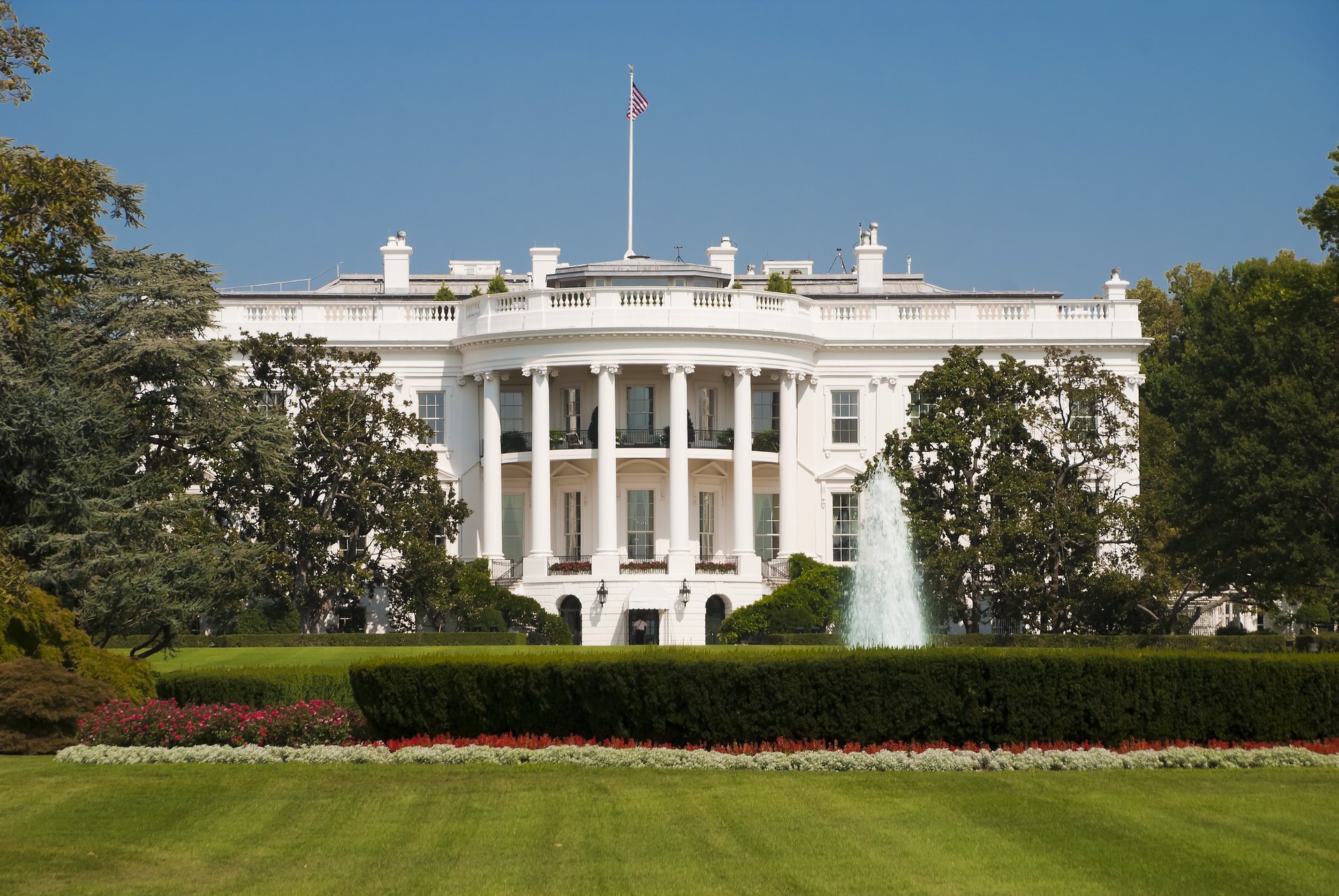 Whitehouse『Dictator』 John W. Dietrich | AAR CORP.